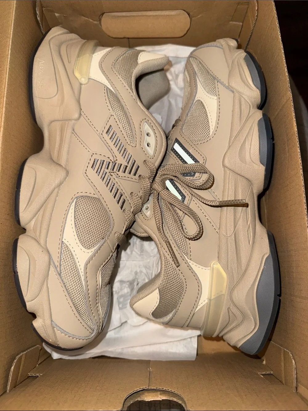 Big Kid’s New Balance 9060 Sneakers in Beige/tan